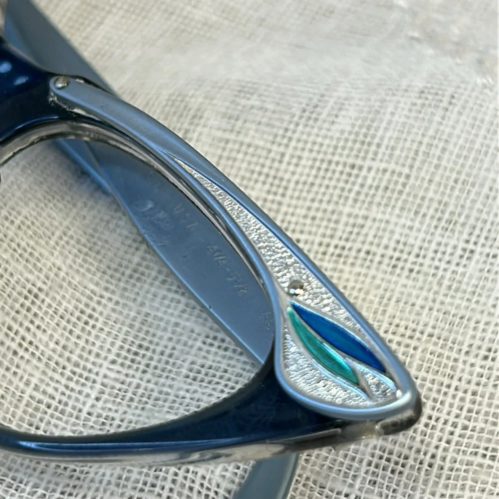 Original Vintage 50s 60s aluminum frames cat eyes
